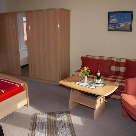 Maison d'hôtes Doppelzimmer-mit-gemeinschaftsbad-fuer-2-personen-auf-ruegen-h4zi3 Rappin